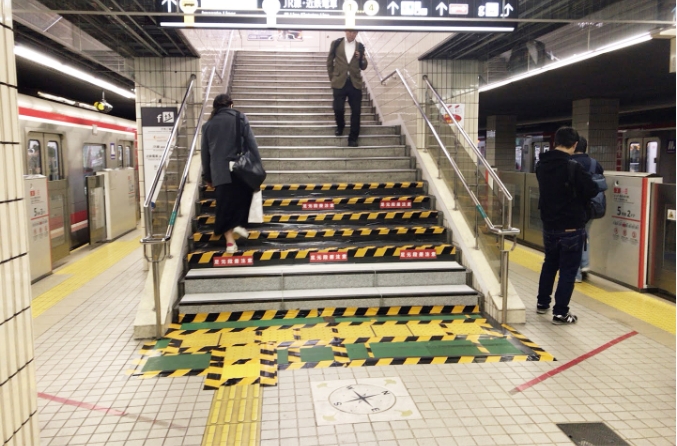 施工中も階段を閉鎖しません